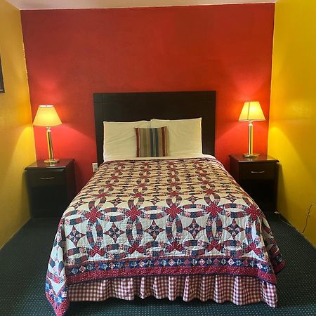 Holly Motel Southampton Экстерьер фото